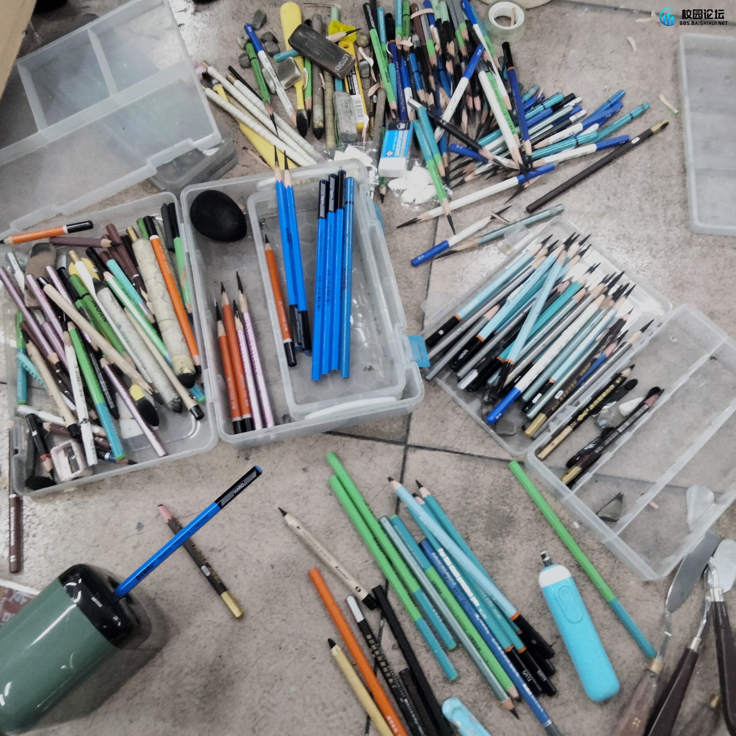 卖美术画材 - 校园论坛