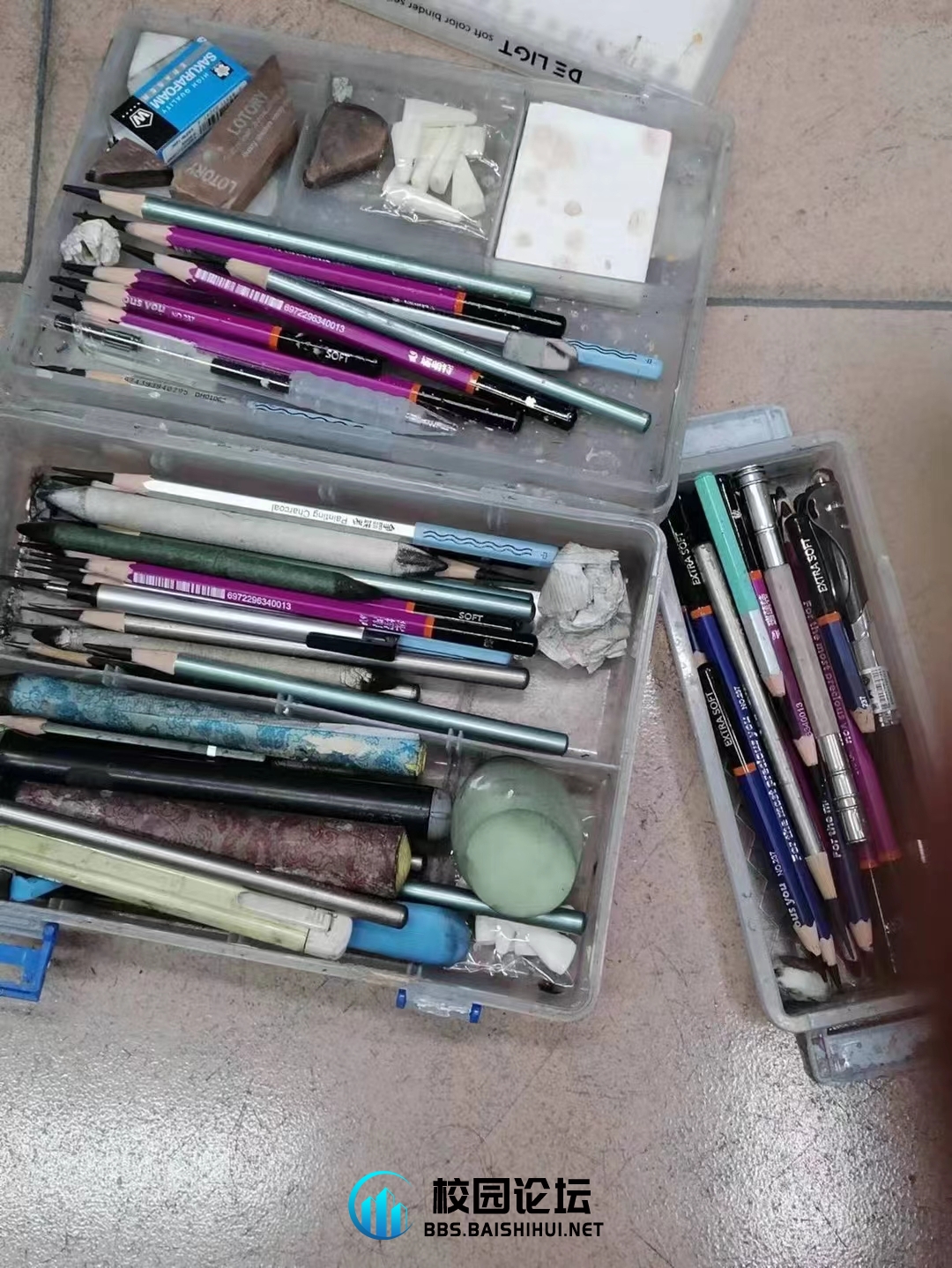 低价出 还有画袋画架 和颜料补充装可小刀 - 校园论坛