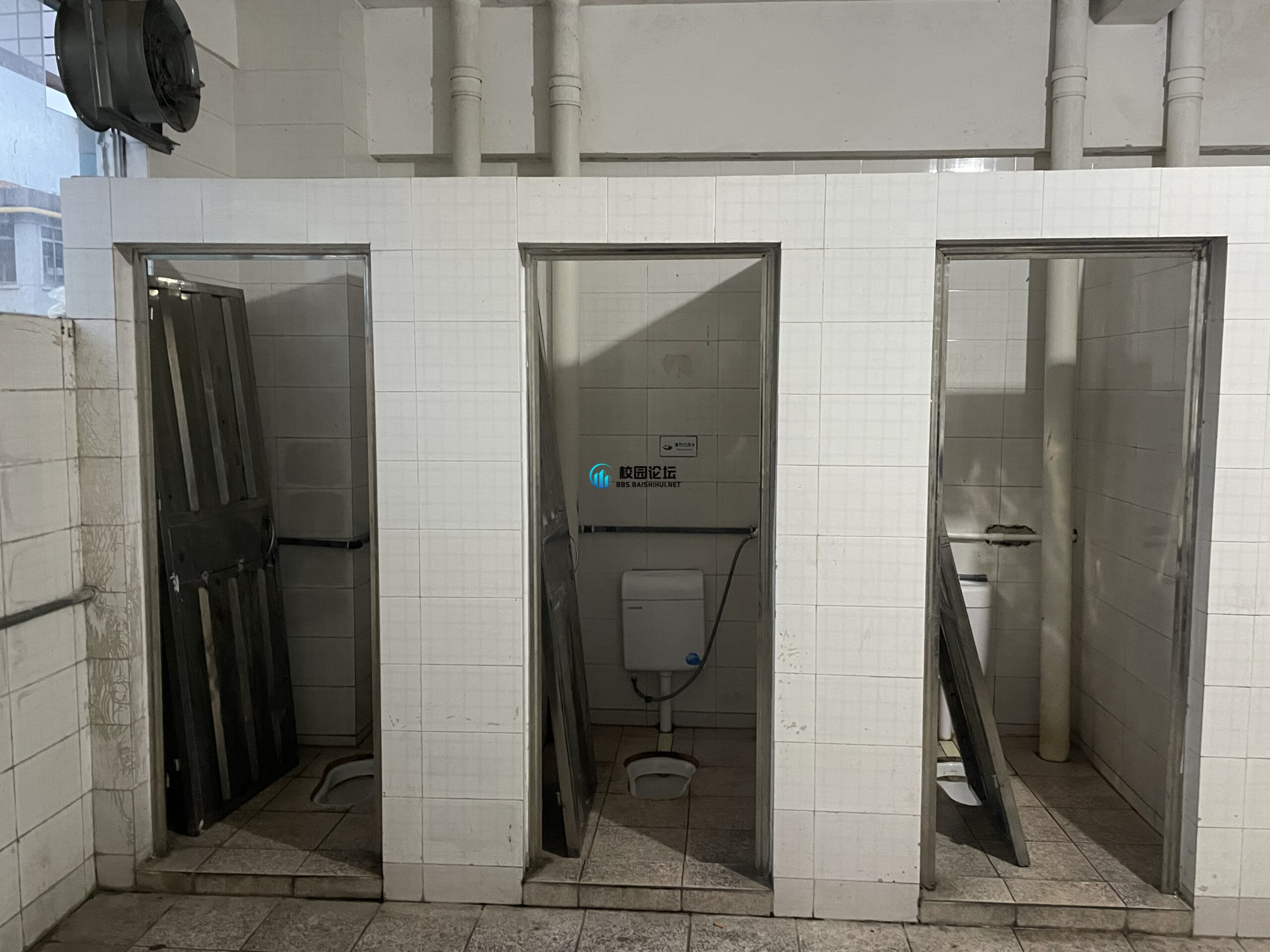 门“出轨” - 校园论坛