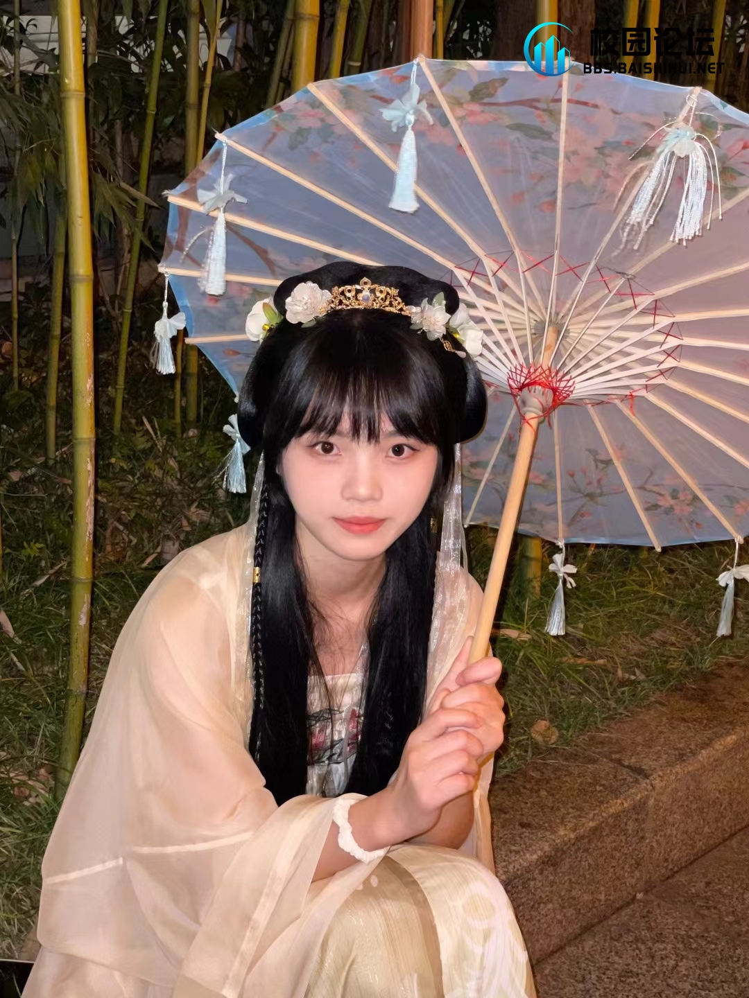 云想衣裳花想容 春风拂槛露华浓 - 校园论坛