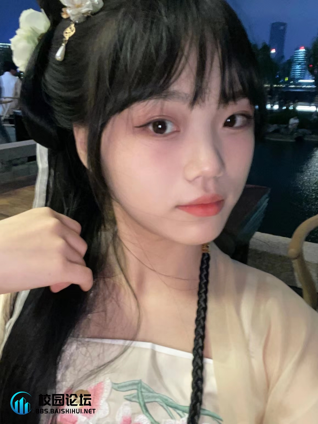 云想衣裳花想容 春风拂槛露华浓 - 校园论坛