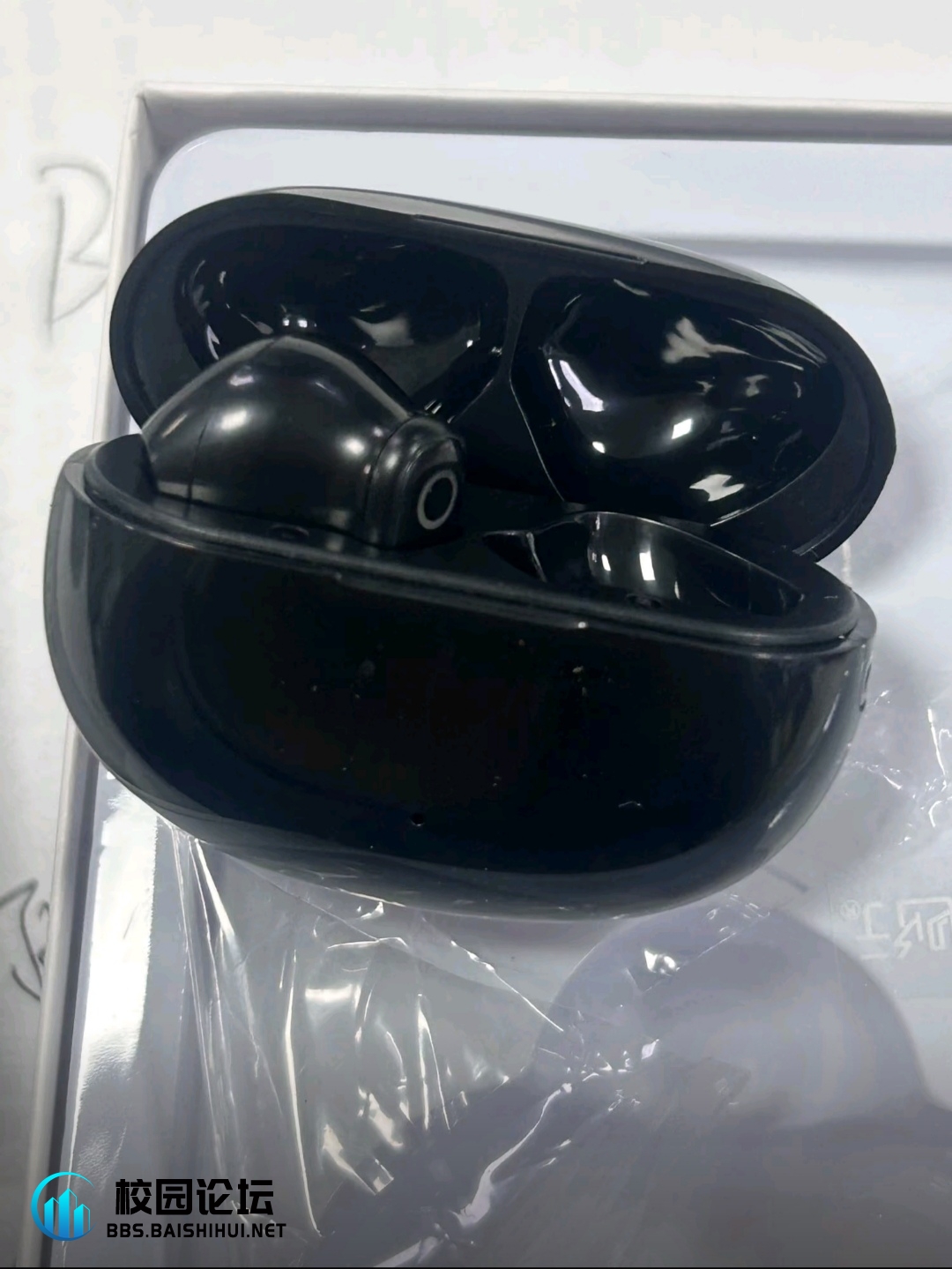 有没有人捡到黑色的蓝牙耳机？ - 校园论坛
