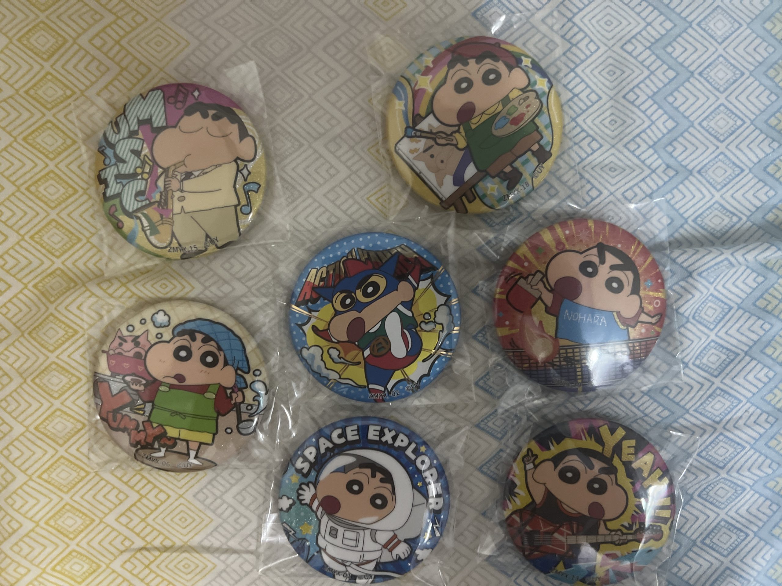 出泡泡玛特六道斑 和蜡笔小新徽章有隐藏款 有意私15219541760 - 校园论坛