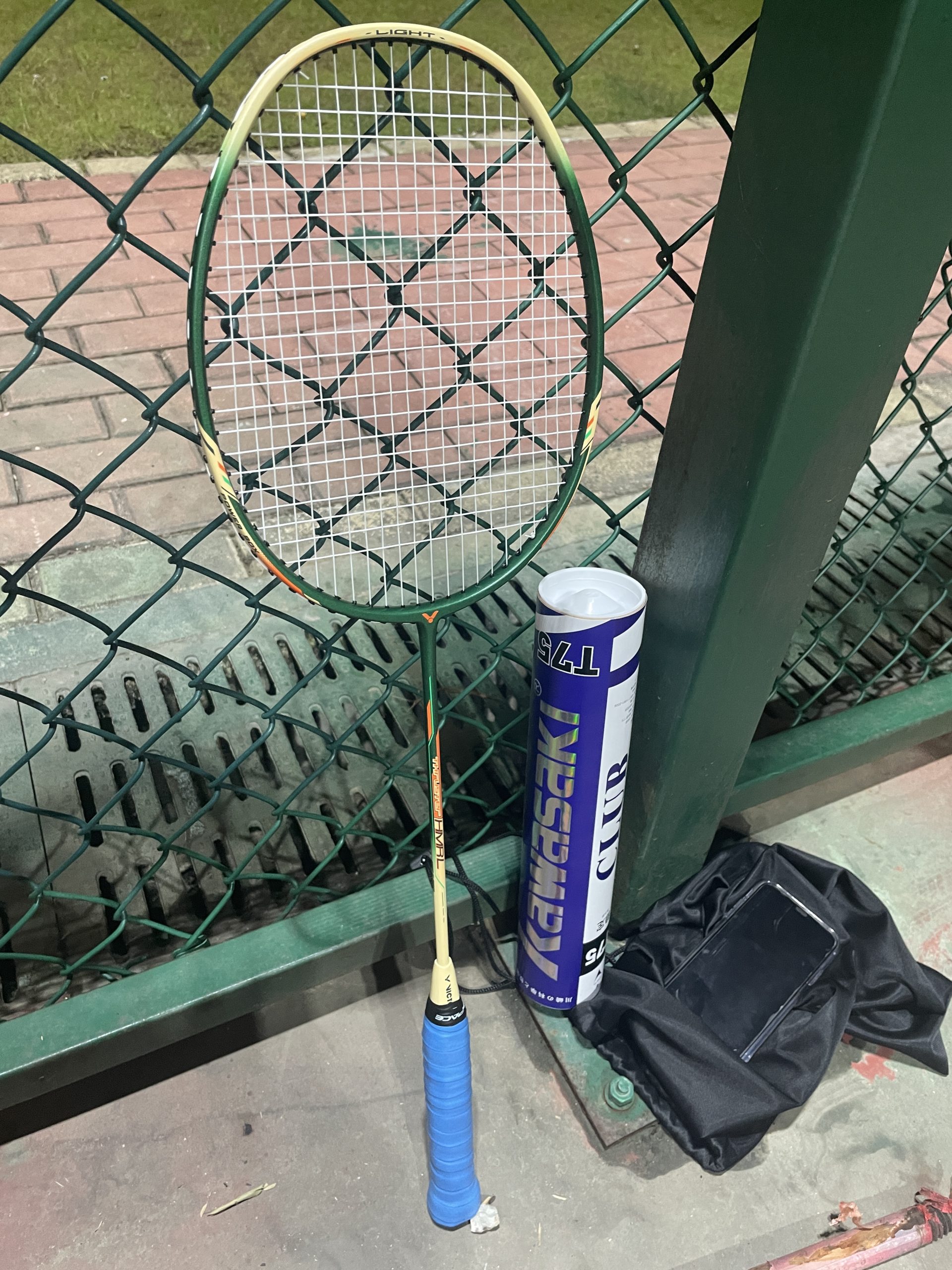 出一把小麦色小铁锤 - 校园论坛