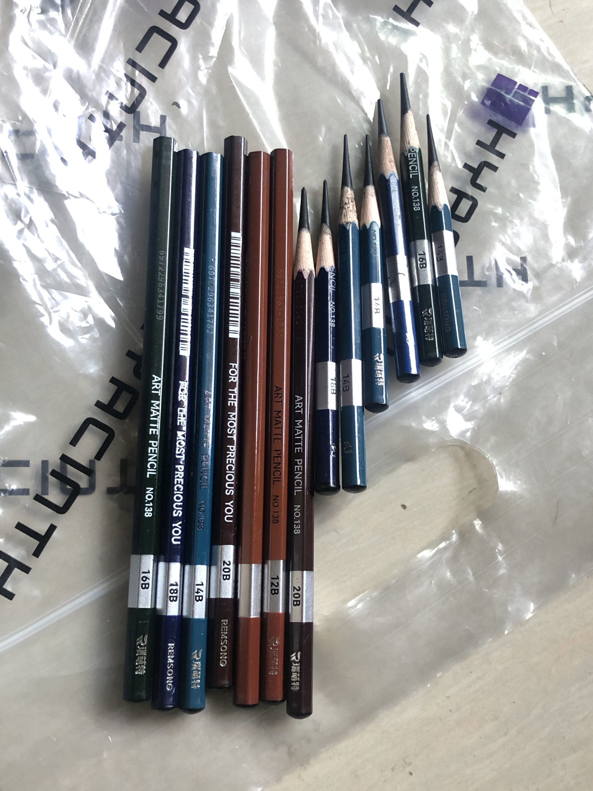 便宜出画材 可以加我微信私聊 - 校园论坛